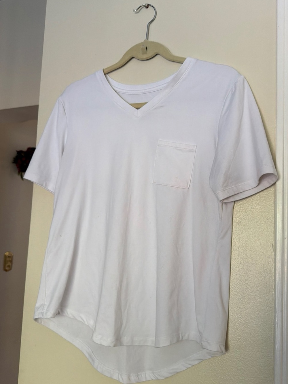 Zyia Active White V-Neck Pocket T-Shirt